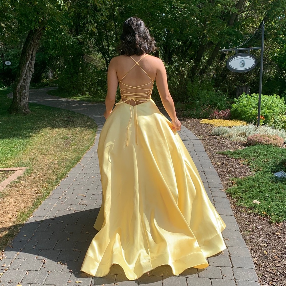 Sherri hill prom dress - Picture 2 of 4